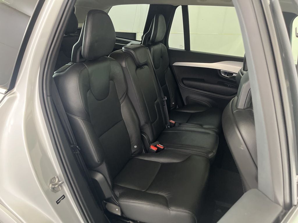 2017 Volvo XC90 T6 Momentum