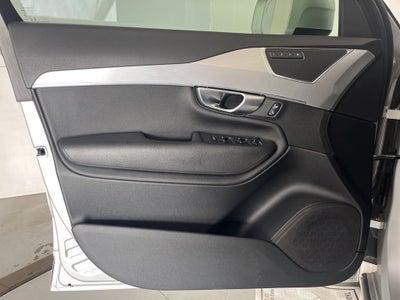 2017 Volvo XC90 T6 Momentum