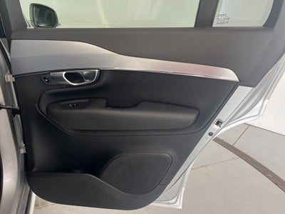 2017 Volvo XC90 T6 Momentum