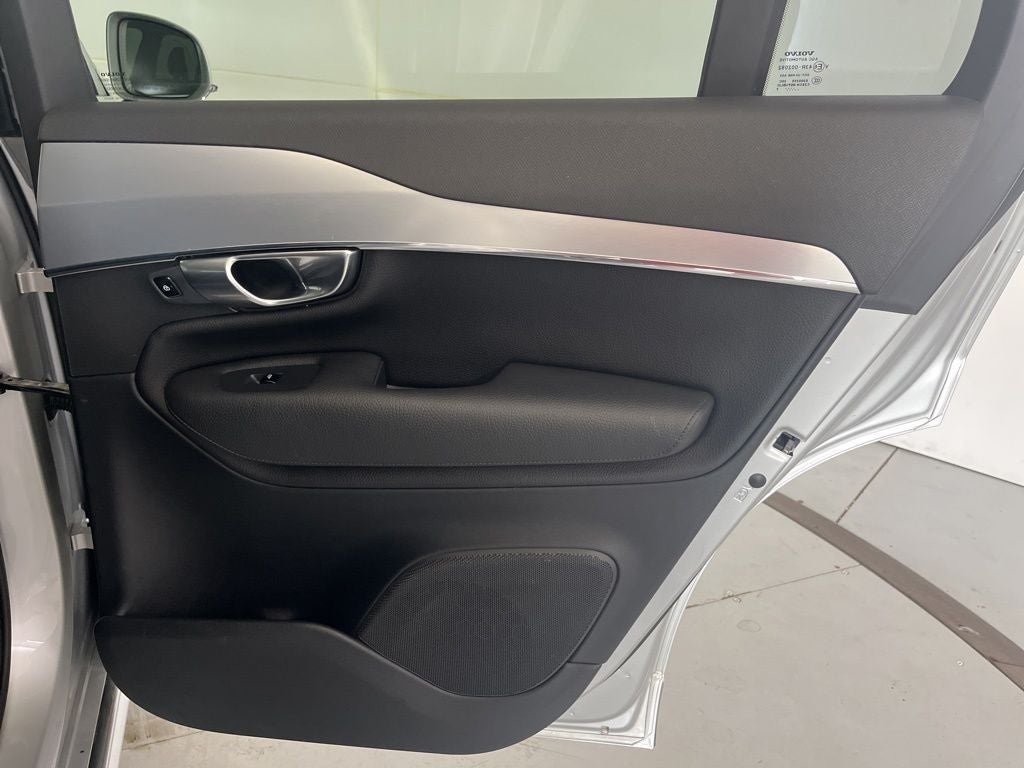 2017 Volvo XC90 T6 Momentum
