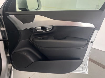 2017 Volvo XC90 T6 Momentum