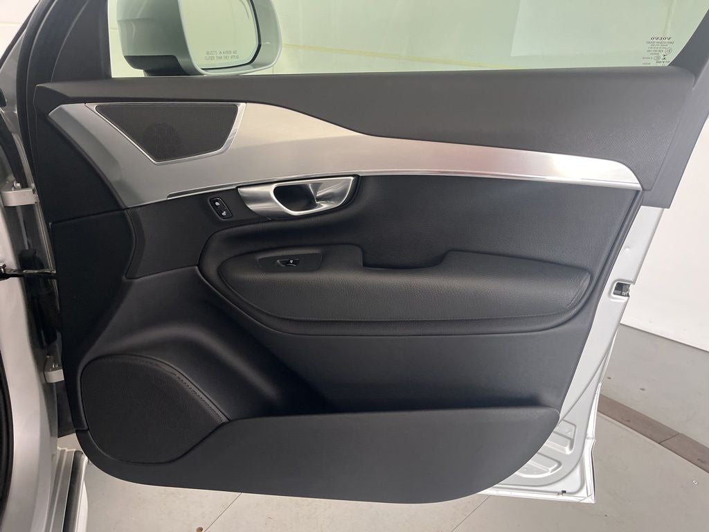 2017 Volvo XC90 T6 Momentum