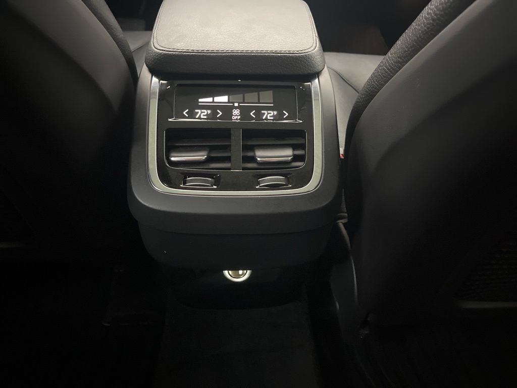 2017 Volvo XC90 T6 Momentum