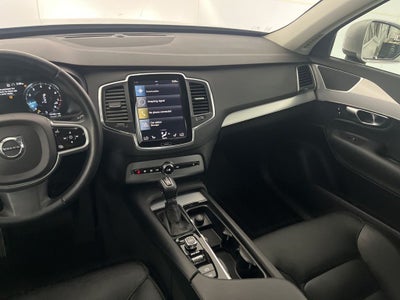 2017 Volvo XC90 T6 Momentum