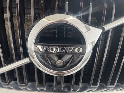 2017 Volvo XC90 T6 Momentum