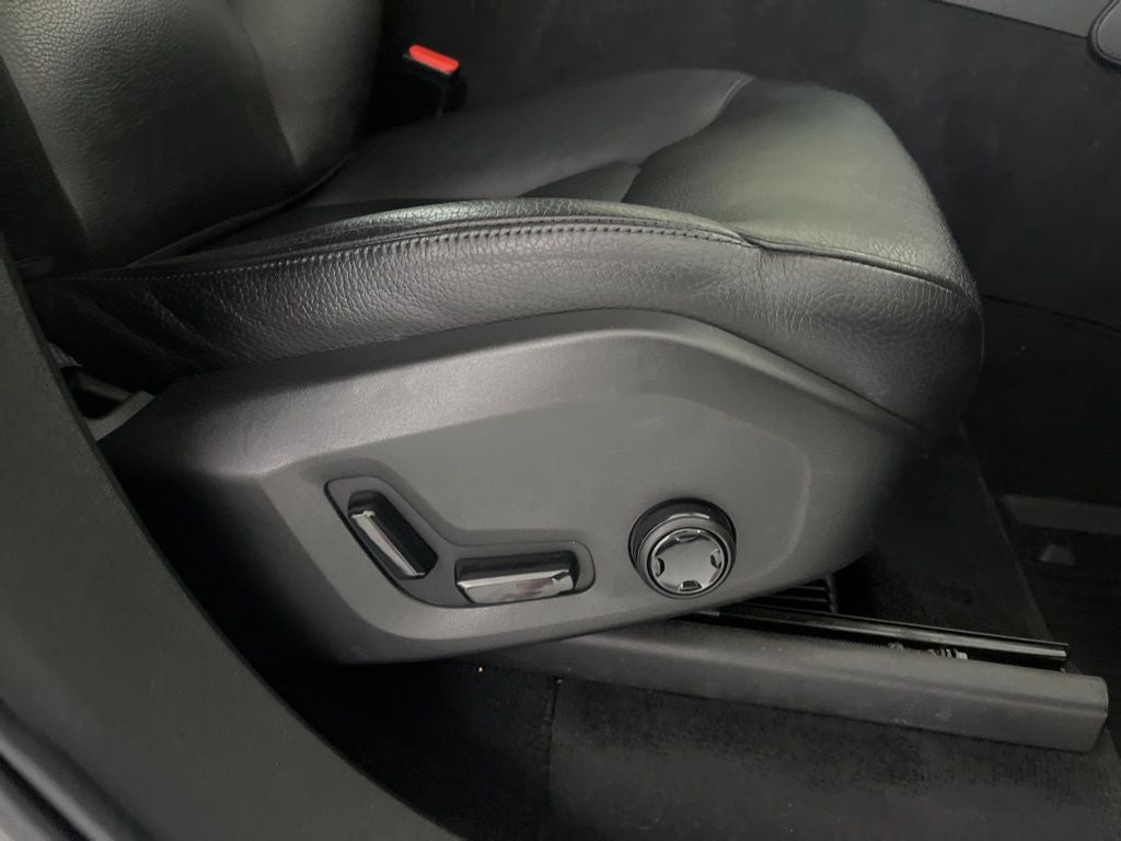 2017 Volvo XC90 T6 Momentum