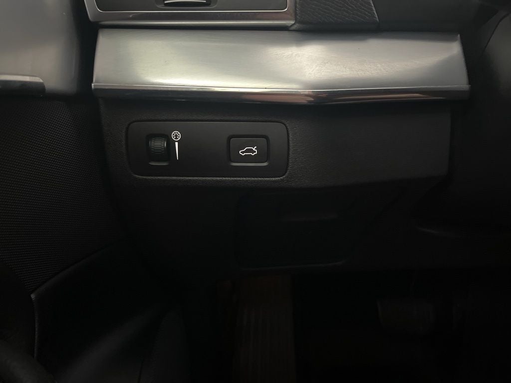 2017 Volvo XC90 T6 Momentum