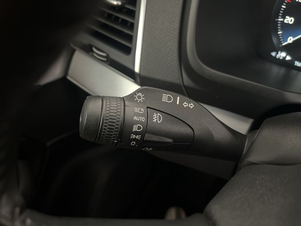 2017 Volvo XC90 T6 Momentum
