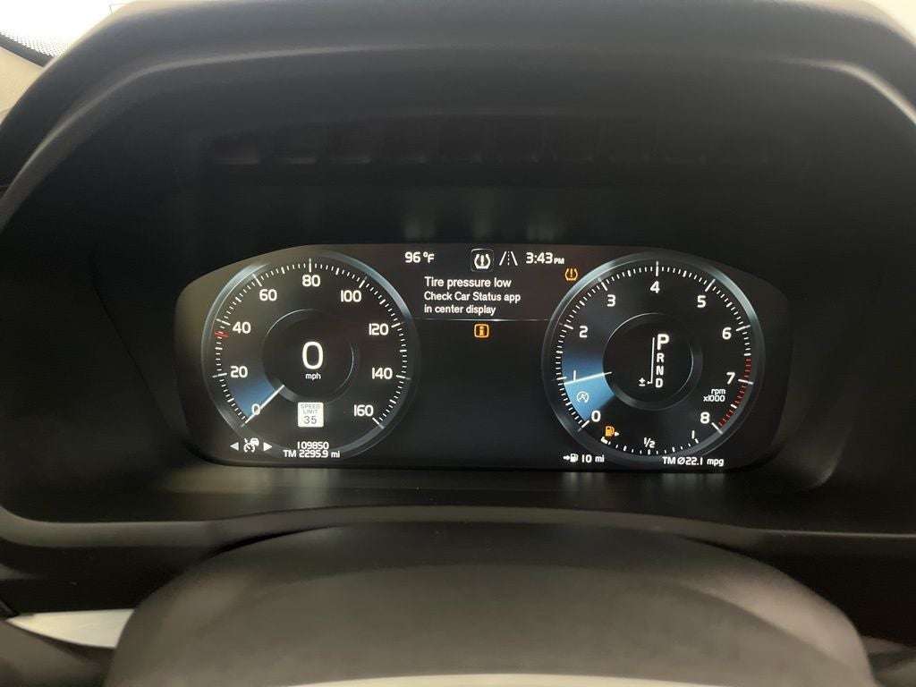 2017 Volvo XC90 T6 Momentum