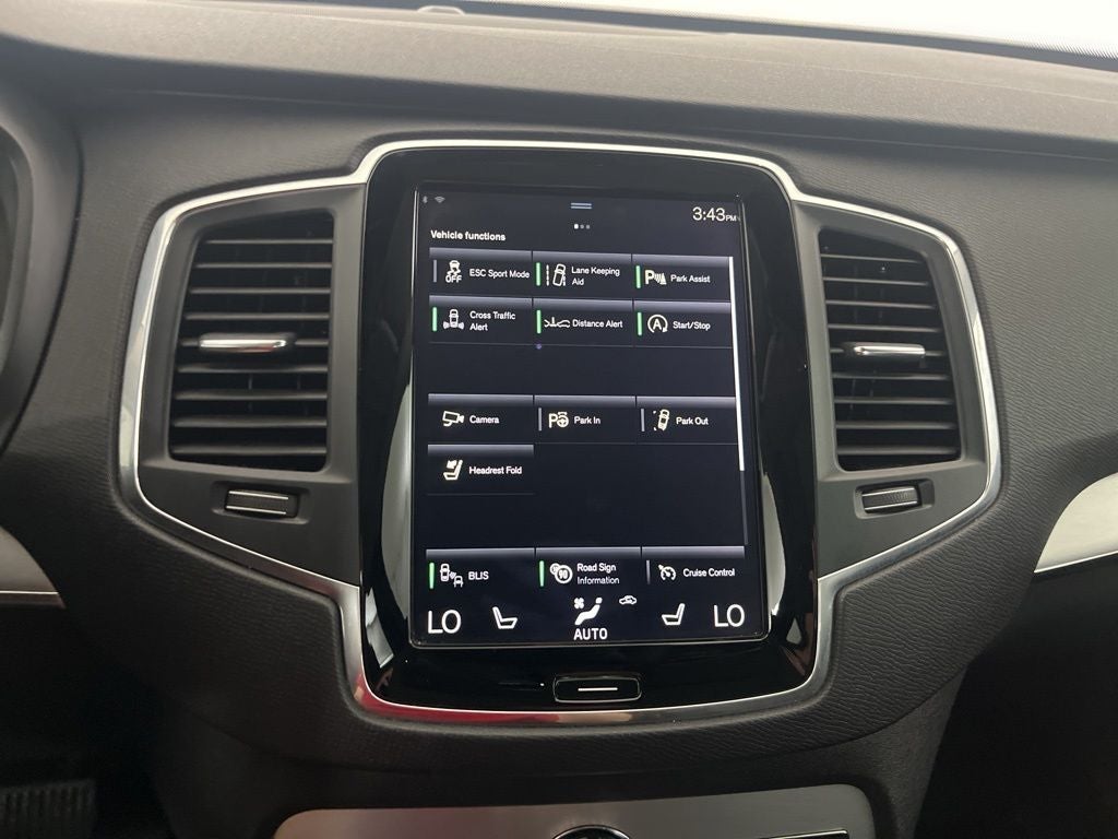 2017 Volvo XC90 T6 Momentum