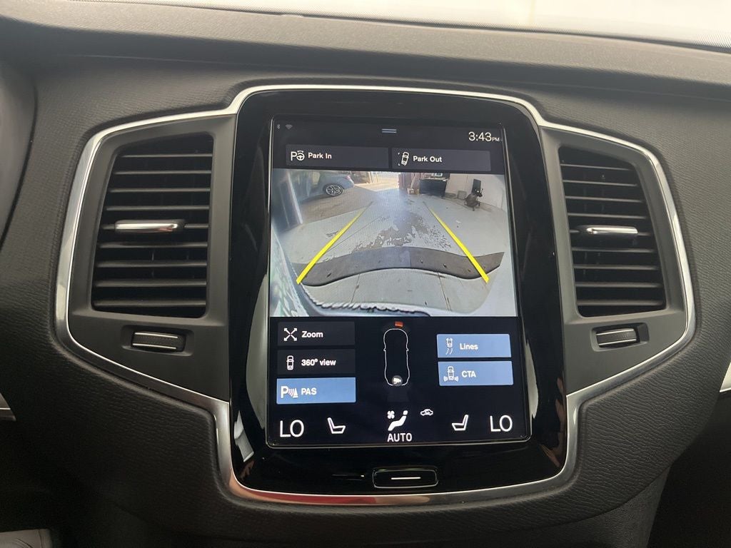 2017 Volvo XC90 T6 Momentum