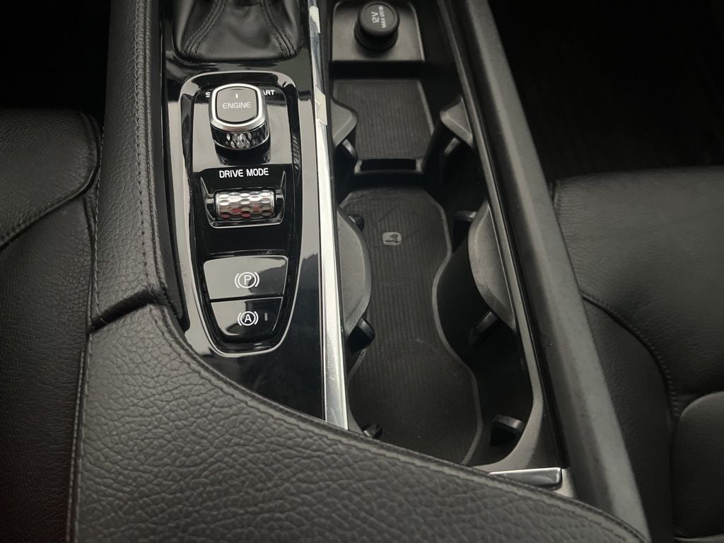2017 Volvo XC90 T6 Momentum