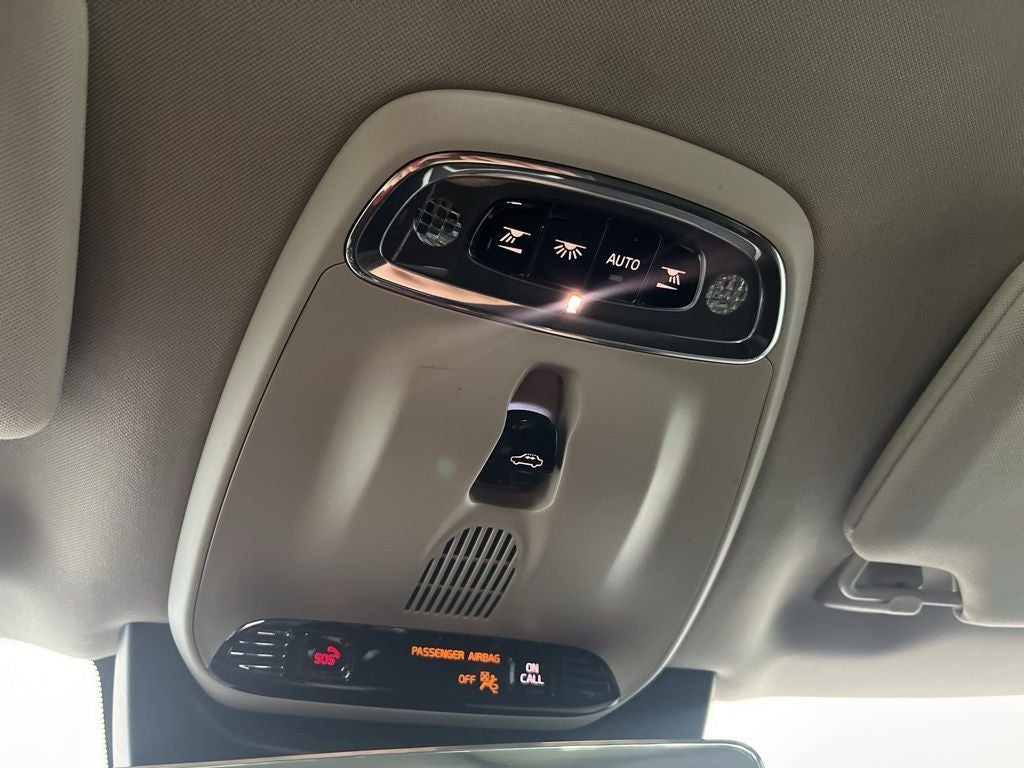 2017 Volvo XC90 T6 Momentum