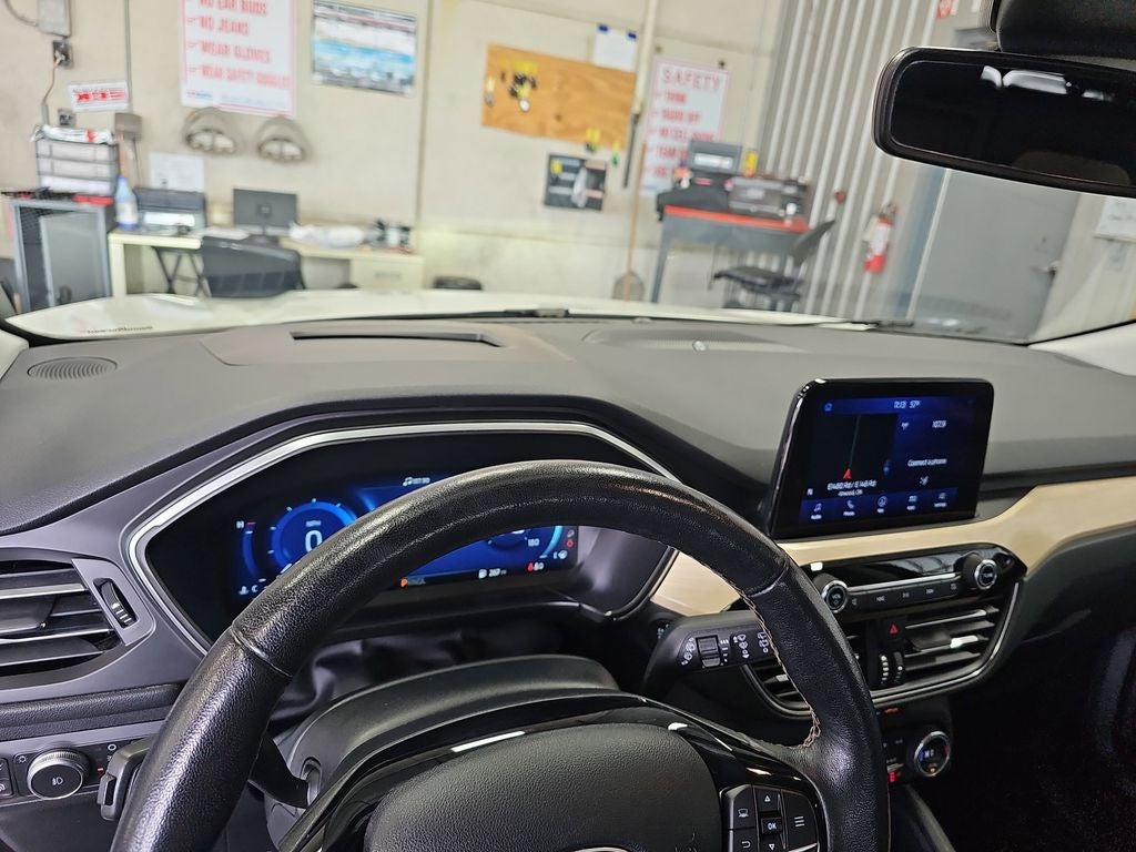 2021 Ford Escape Hybrid Titanium