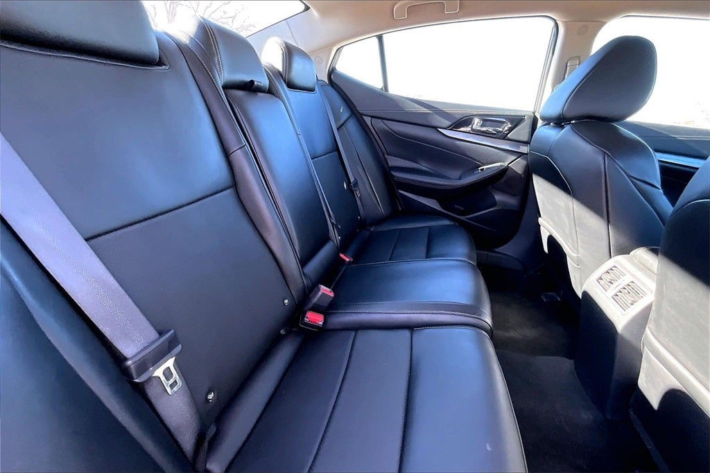 2023 Nissan Maxima SV