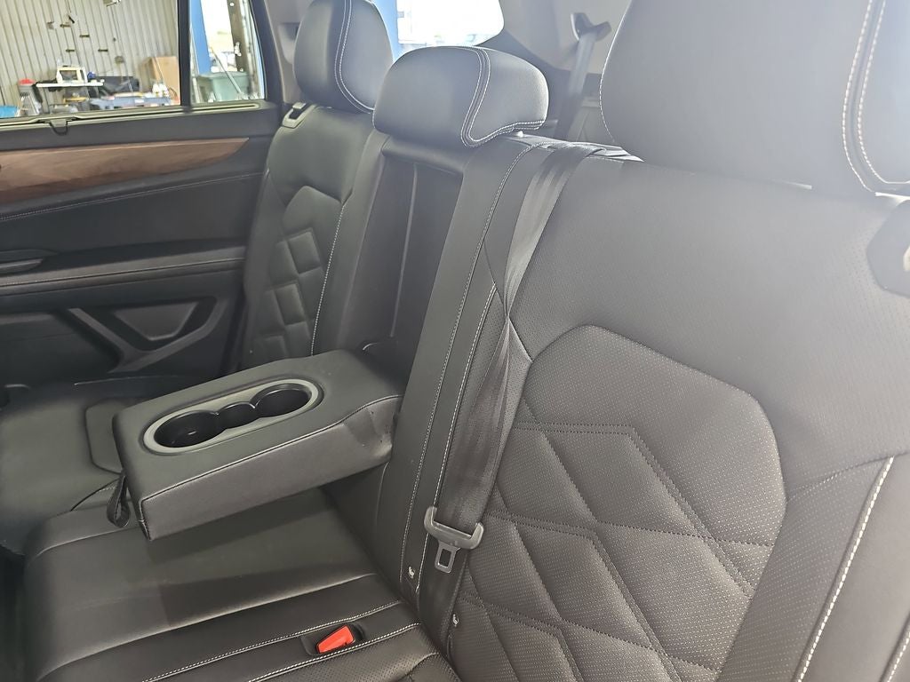 2025 Volkswagen Atlas 2.0T SE w/Technology