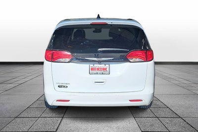 2023 Chrysler Voyager LX