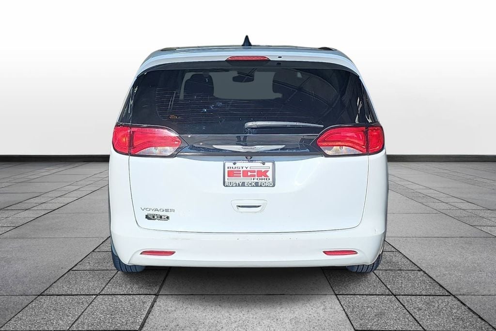 2023 Chrysler Voyager LX