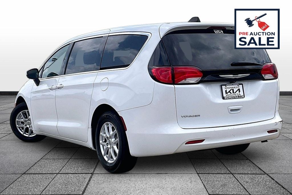 2023 Chrysler Voyager LX