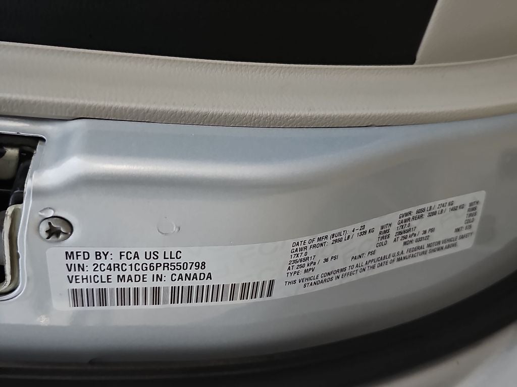 2023 Chrysler Voyager LX
