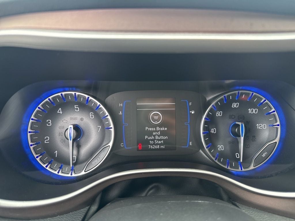 2023 Chrysler Voyager LX