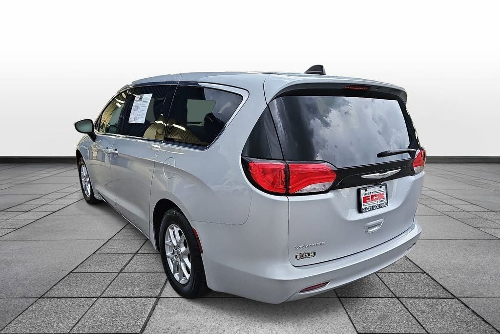 2023 Chrysler Voyager LX