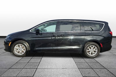 2024 Chrysler Voyager LX