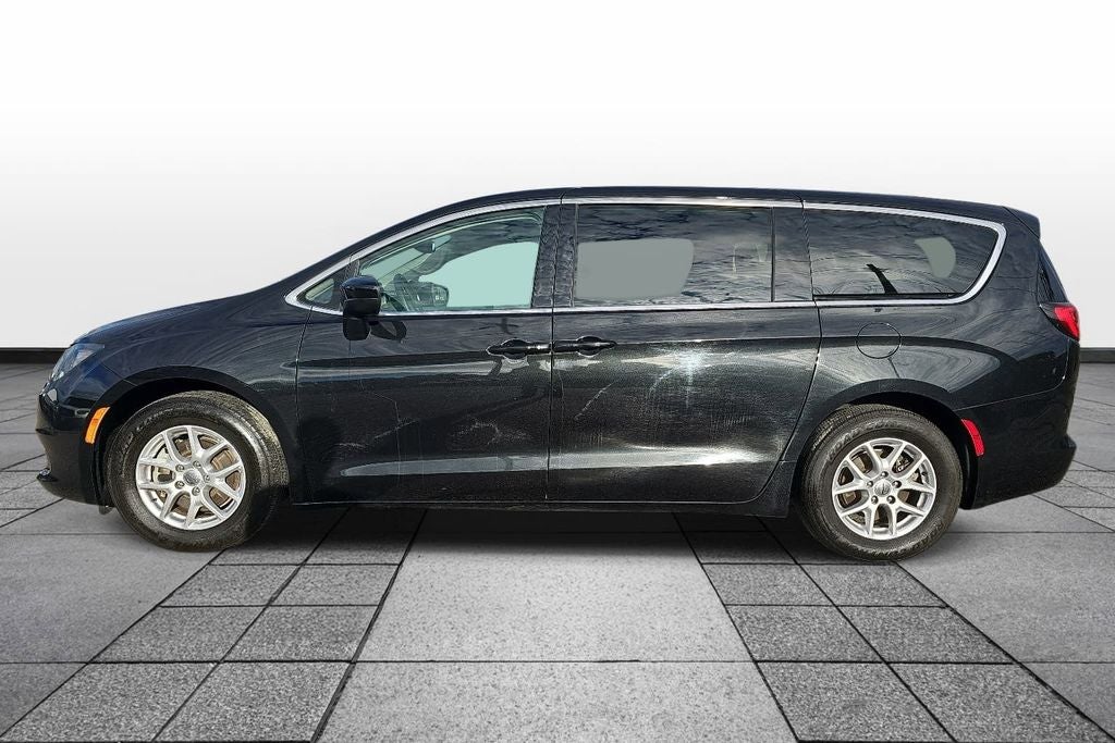 2024 Chrysler Voyager LX