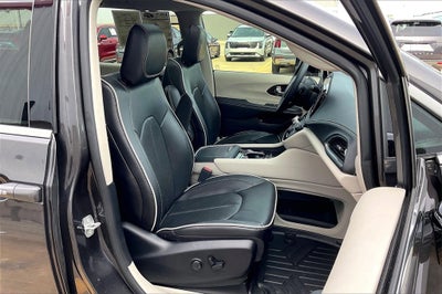 2023 Chrysler Pacifica Hybrid Limited