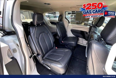 2022 Chrysler Pacifica Touring L