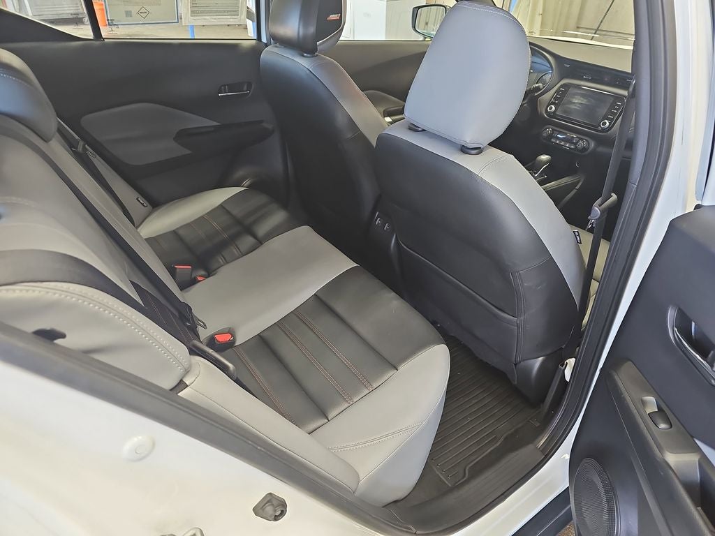 2022 Nissan Kicks SR