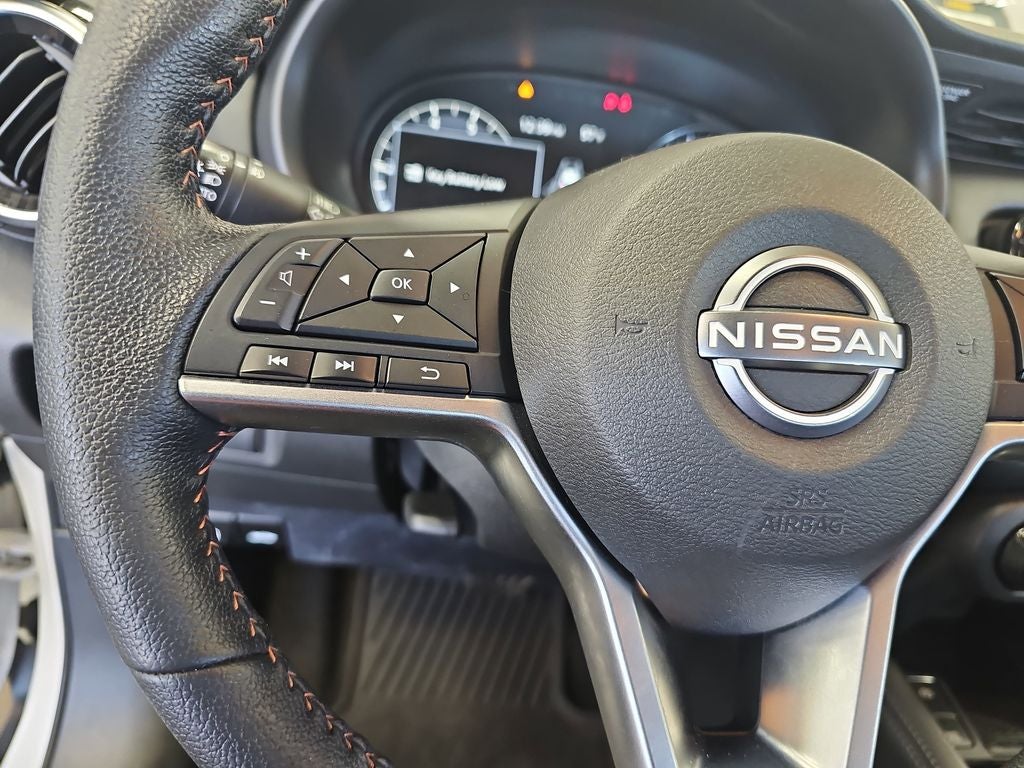 2022 Nissan Kicks SR