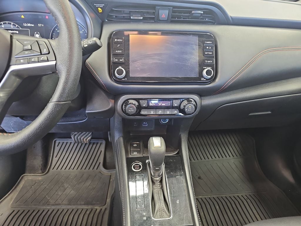 2022 Nissan Kicks SR