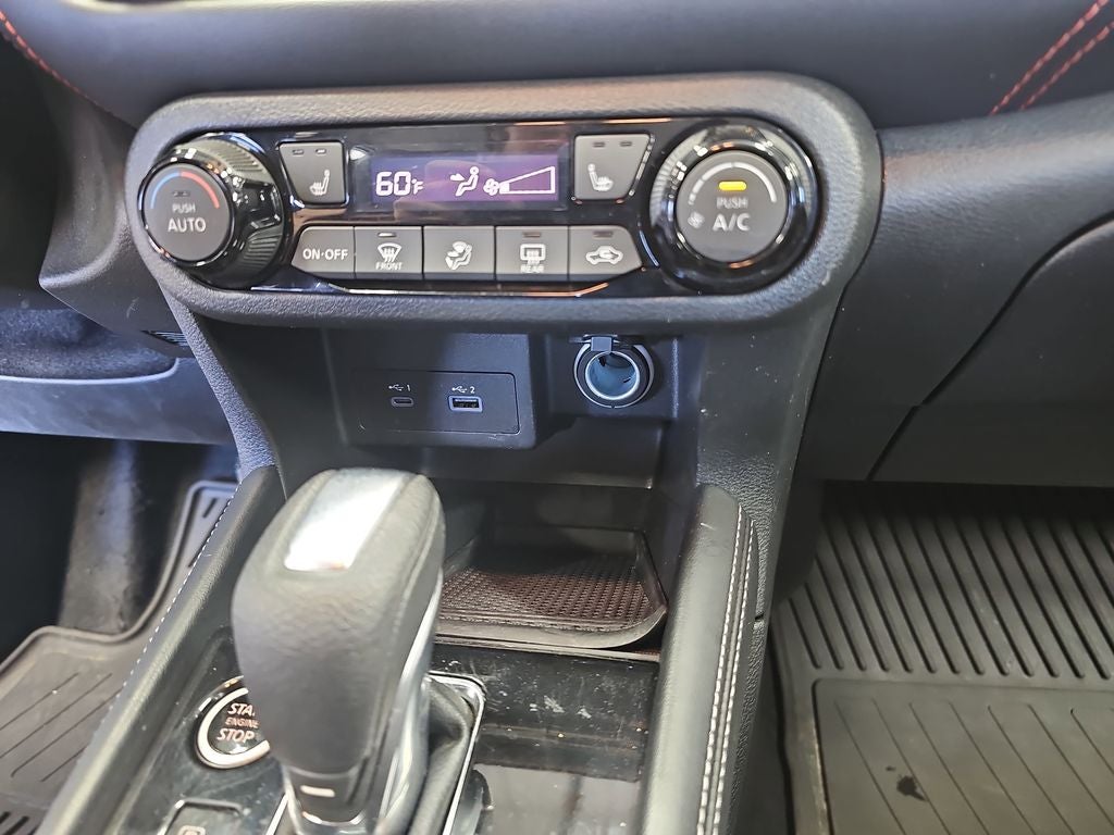 2022 Nissan Kicks SR