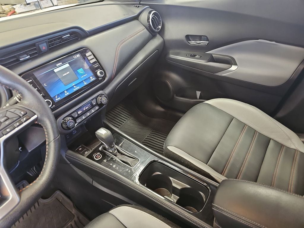 2022 Nissan Kicks SR