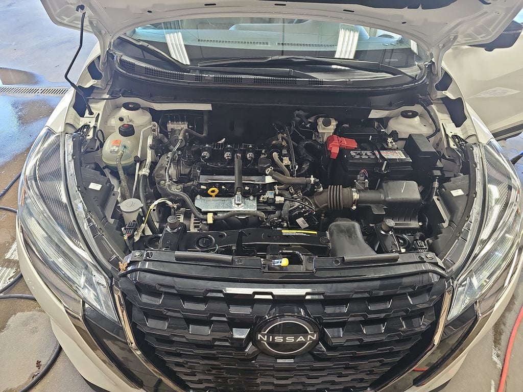 2022 Nissan Kicks SR