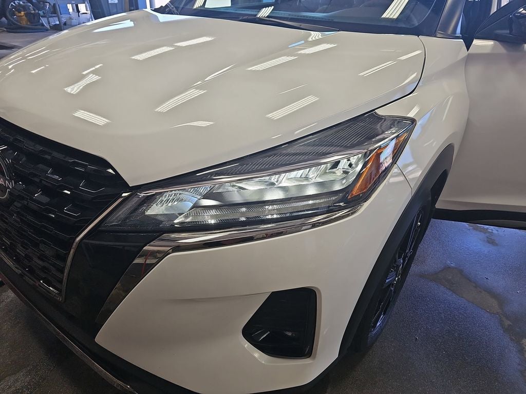 2022 Nissan Kicks SR