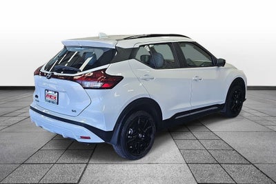 2022 Nissan Kicks SR