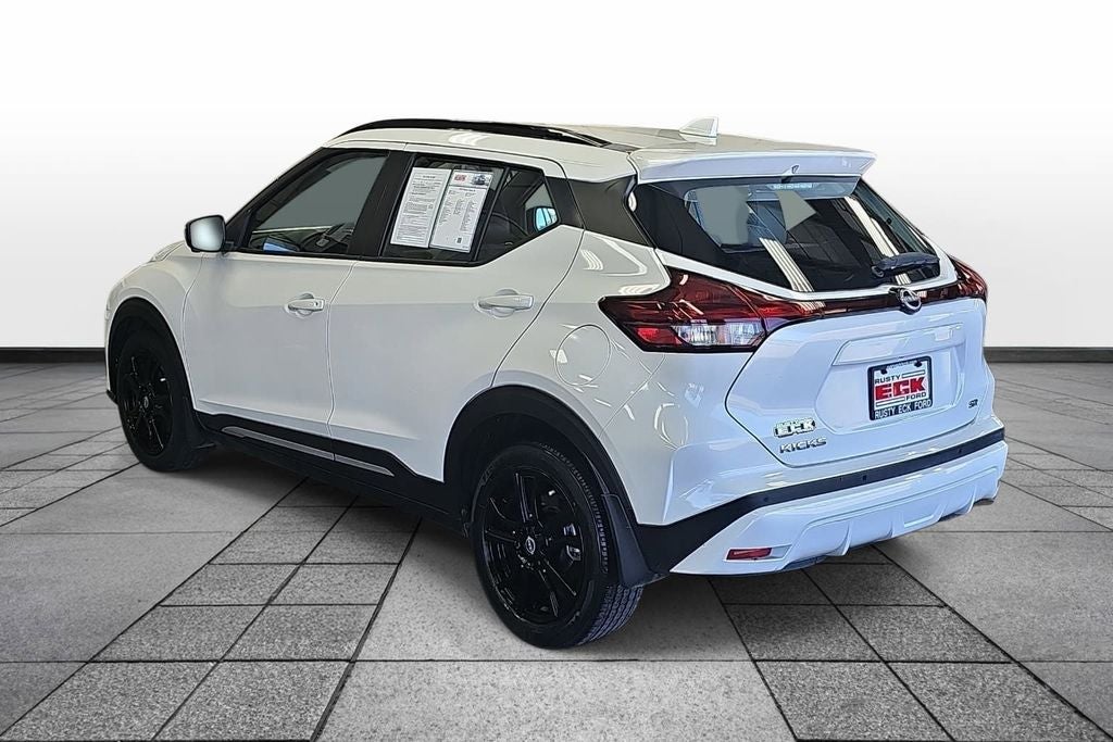 2022 Nissan Kicks SR