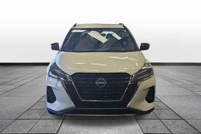 2022 Nissan Kicks SR