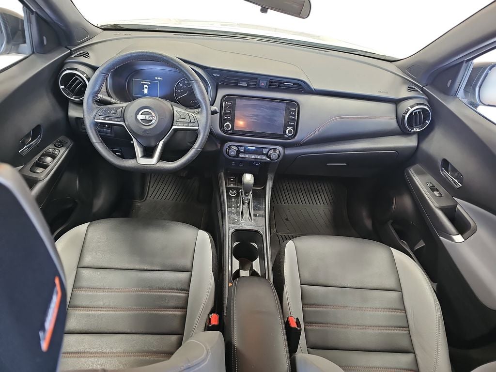 2022 Nissan Kicks SR