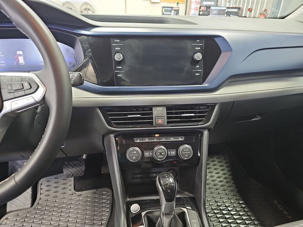 2024 Volkswagen Taos 1.5T SE