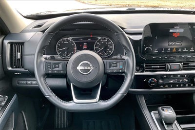 2025 Nissan Pathfinder SL