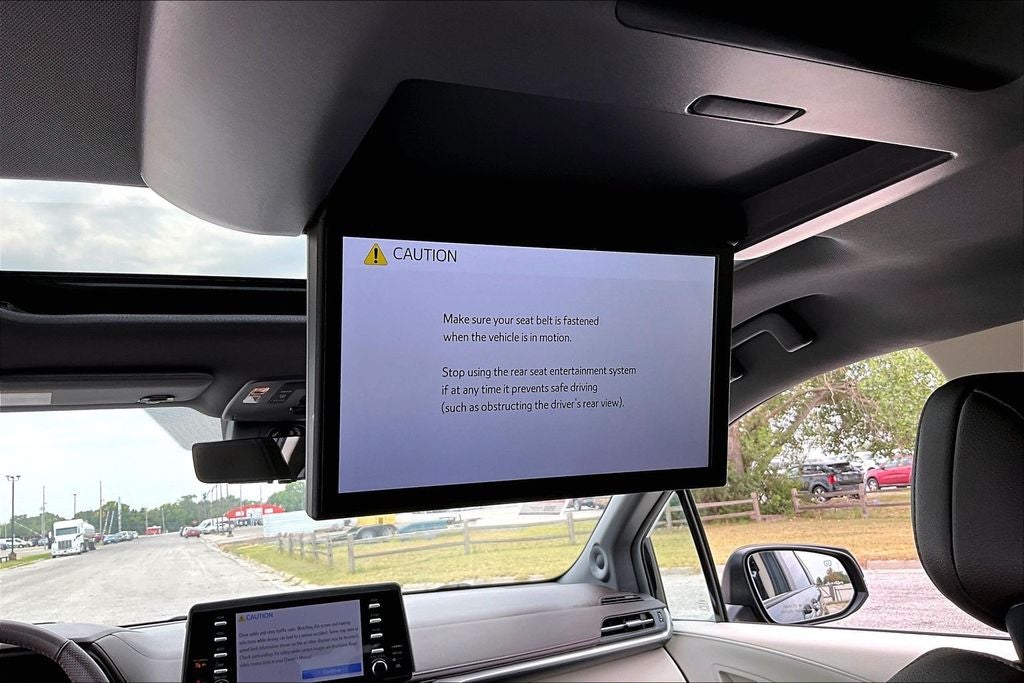 2024 Toyota Sienna Platinum 7 Passenger