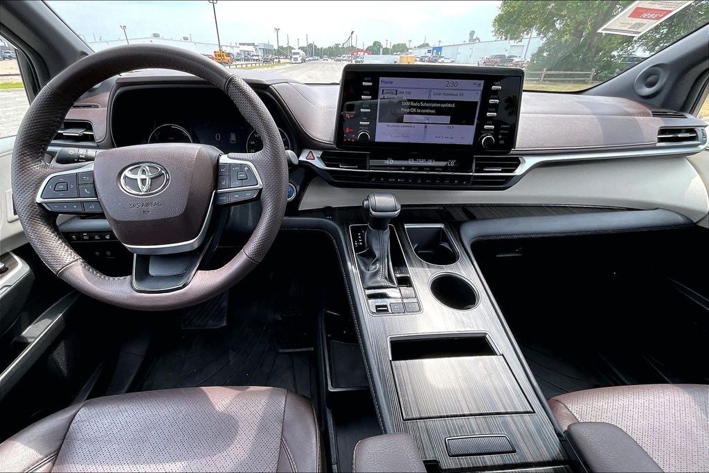 2024 Toyota Sienna Platinum 7 Passenger
