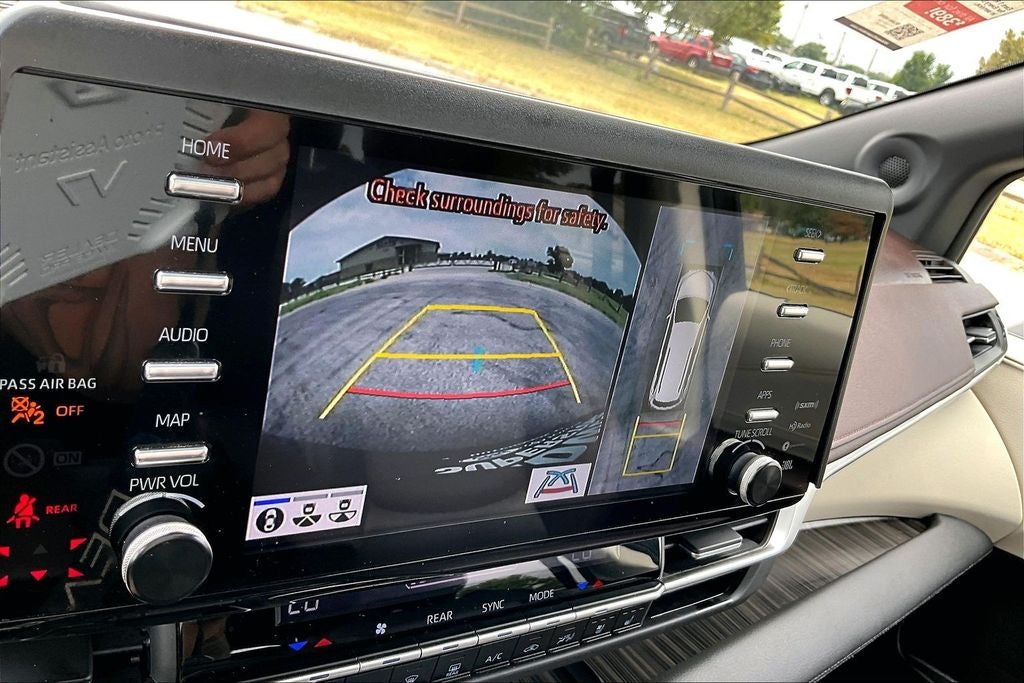 2024 Toyota Sienna Platinum 7 Passenger