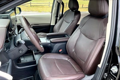 2024 Toyota Sienna Platinum 7 Passenger