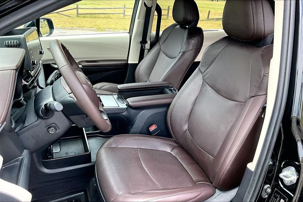 2024 Toyota Sienna Platinum 7 Passenger