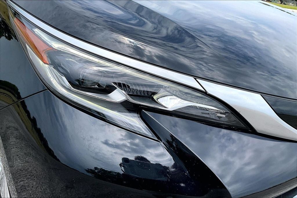 2024 Toyota Sienna Platinum 7 Passenger