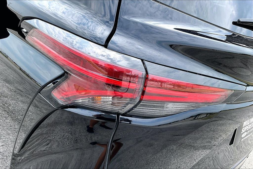 2024 Toyota Sienna Platinum 7 Passenger